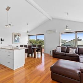 Half Moon Bay Hideaway 1 min to Foreshore, hotel in Indented Head
