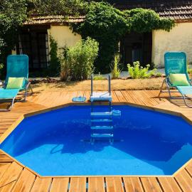 PRIVATE POOL with Stunning Views of the Chateau!! Old Barn, hotell sihtkohas Rouffignac Saint-Cernin