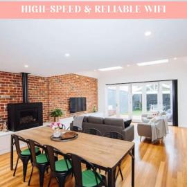 SENSATIONAL Renovated Cottage in Beautiful Seddon، فندق في Seddon