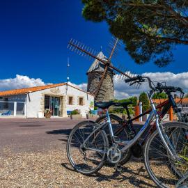 Camping le Moulin de la Salle, hotel in Les Sables-d'Olonne
