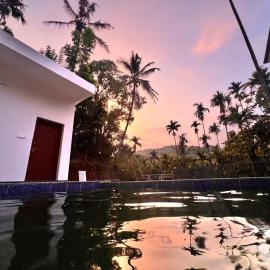 Nila Farms - Farm stay with a unique swimming Pool – hotel w mieście Attappādi