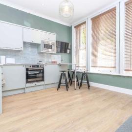 Verulum Apartments - 9 mins walk to the beach - Beautifully Designed Luxury Town Centre Apartments by Coastline Retreats