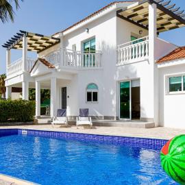 Villa YOLO with Private Pool, Coral-Bay, hotel en Peyia