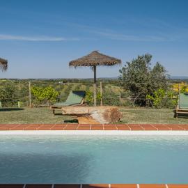 Alandroal Nature & Pool Retreat- Courela dos Tojos, hotel din Alandroal
