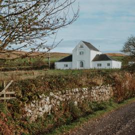 Kilchrist Castle Cottages, hotel in Campbeltown