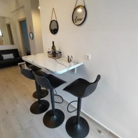 Viesnīca Luxury sea apartment pilsētā Lutraki