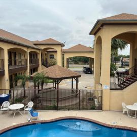 Texas Inn and Suites RGV, hotel u gradu 'Edinburg'