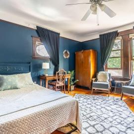 Charming Room in Capitol Hill - Foxglove Inn Rm 4, хотел в Сиатъл