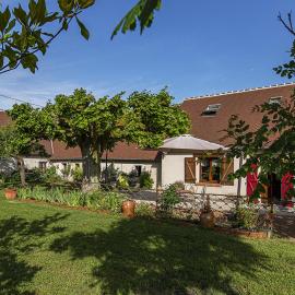 Gîte familial près des châteaux de la Loire avec jardin et jeux pour enfants - FR-1-491-390, hotel in Cour-Cheverny