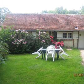 Gîte avec étang et barque, détente en Sologne