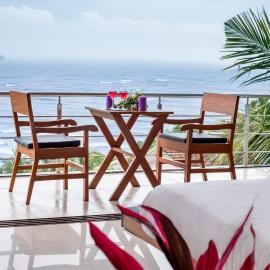 Staymaster Edge Water - 4BR Pvt Pool villa near Coco Beach, hotel di Nerul