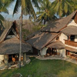 Lemonga में, होटल Beach-Front Sumbawa Surf House