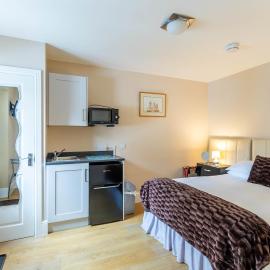 Roger Ground Guest House - with Onsite Car Parking, hotell i Windermere