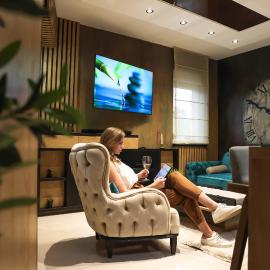 Design Apartment PLATINIUM SPA LUX 5 STAR "HAVANA" Completely PRIVATE Wellness & Spa FREE INCLUDED Sauna & Jacuzzi & Salt Wall & Fire place & 3D Ceilings & Business WiFi & NETFLIX & Keyless code entry & FULL SMART APP & SECURE 2 Parking place, Hotel in Ćuprija