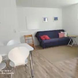 Gästhus, 45m2, lugnt, havsbad, viešbutis mieste Särö