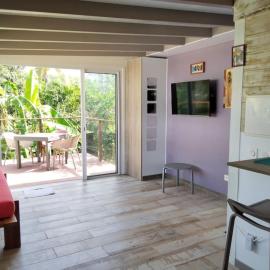 L'ilô, Bungalow lumineux, hotel in Baie-Mahault