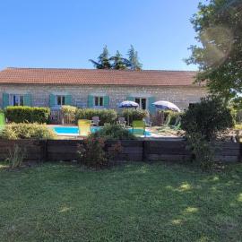 Les fins bois, hotell i Gondeville