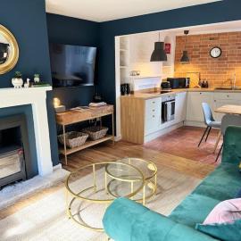 Roman House a Luxury Cotswold Grade ll Listed Home, hotel a Cirencester