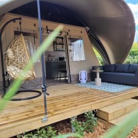 Glampinglodge 2 pers met privé hottub, מלון במירסן