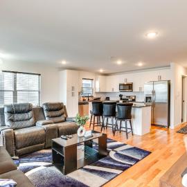 Modern Elizabeth Apartment ~ 1 Mi to Train Station