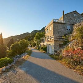 Apartments with parking space Maranovici, Mljet - 22339, hotell i Maranovići
