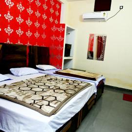 Sati tourist lodge, hotel a Rudraprayāg
