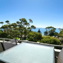 Rockingham Waterfront at Nautilus, hotel a Rockingham