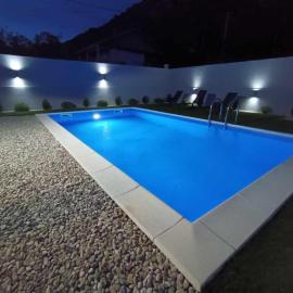 Sasha Apartment and Swimming Pool