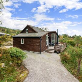 Charming house located by the fjord with the Pultpitrock within short distance
