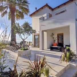 Serenity Garden Retreat, hotell i Prinés