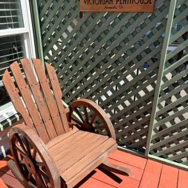 Alameda 3BR luxury Penthouse 2 blocks to downtown 3 blocks to the beach AC and 2 free parking spaces, hotel in Alameda