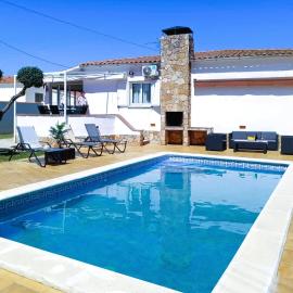 CASA XAVET, Piscina Privada Aire Acondicionado Free, viešbutis mieste L' Escala