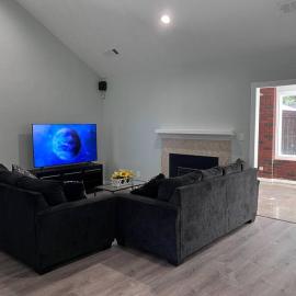 Viesnīca Entire 3 BR & 2 BA house for business and family pilsētā Modesto