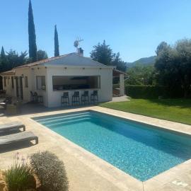 Magnifique Villa Le Sud Climatisée à 10 mn des Plages avec Piscine pour 6 Personnes Classée 4 Etoiles à Le Beausset