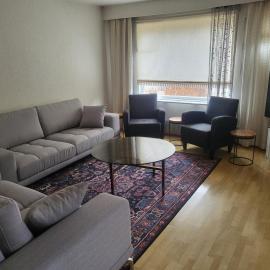 Apartment 136 m2 with 3 bedrooms and 2 livingrooms, 2 floors, walking distance to all amenities, hotell i Närpiö
