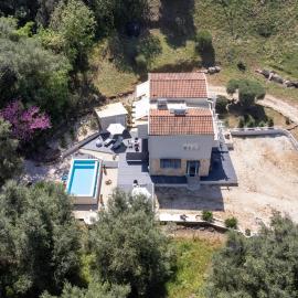 Armonia House Suites-Adults Only, hotell sihtkohas Perítheia