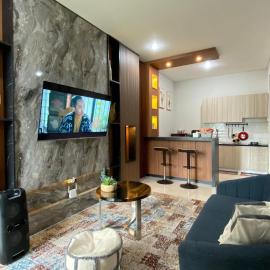 Mallory Villa