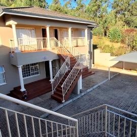ENTIRE LUXURY APARTMENTS: Mbabane şehrinde bir otel