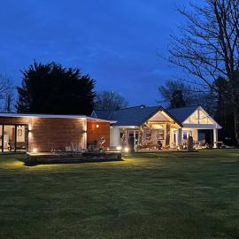 Secluded Country Bungalow Ballinrobe – hotel w mieście Ballinrobe