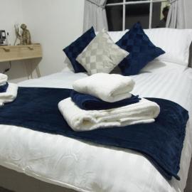 Studio apartment - The Sapphire, hotel in Gloucestershire