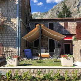 Kotor apartments, Ljuta