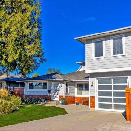 Location, Location, Location-Immaculate 1 Bedroom Suite, hotel in Victoria