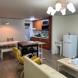Sam Apartment, hotelli kohteessa Goyang