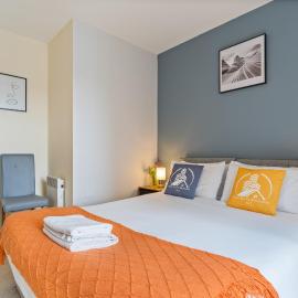 247 Serviced Accommodation in Telford 2 BR Apartment