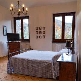 Agriturismo Casale Piè d'Eco, מלון בCalvanico