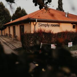 Simply rooms, hotel u gradu Slavkov u Brna