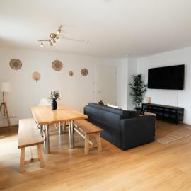 Central Apartment 4 Bedrooms for up to 12 Guests