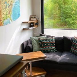 Tiny House im Seecontainer mit Parkplatz, Glasfaser, Veranda und gehobener Ausstattung, hotel in Coburg