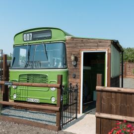 Swallowfield Glamping-The Last Stop, hotel v destinaci Yeovil