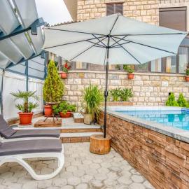 La Kava 1-BR Apt with Terrace in Ain Aar